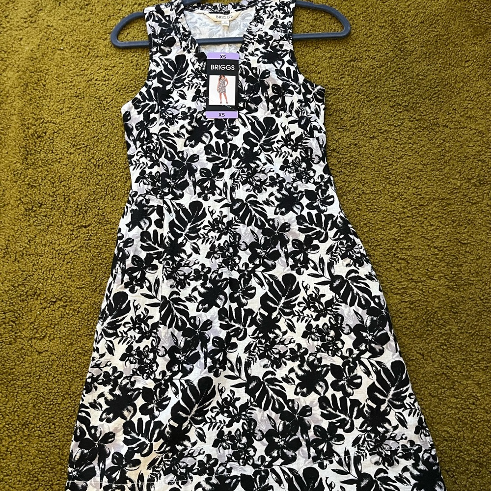 Briggs New York Monochrome Floral Midi Dress